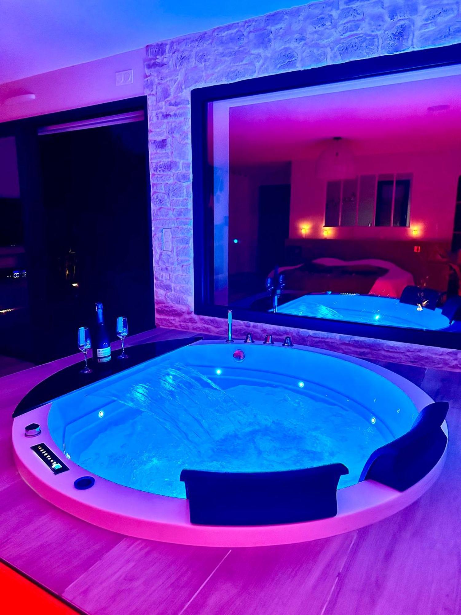 Les Suites Du Payre - Suite Romance Saint-Hilaire-de-Talmont المظهر الخارجي الصورة