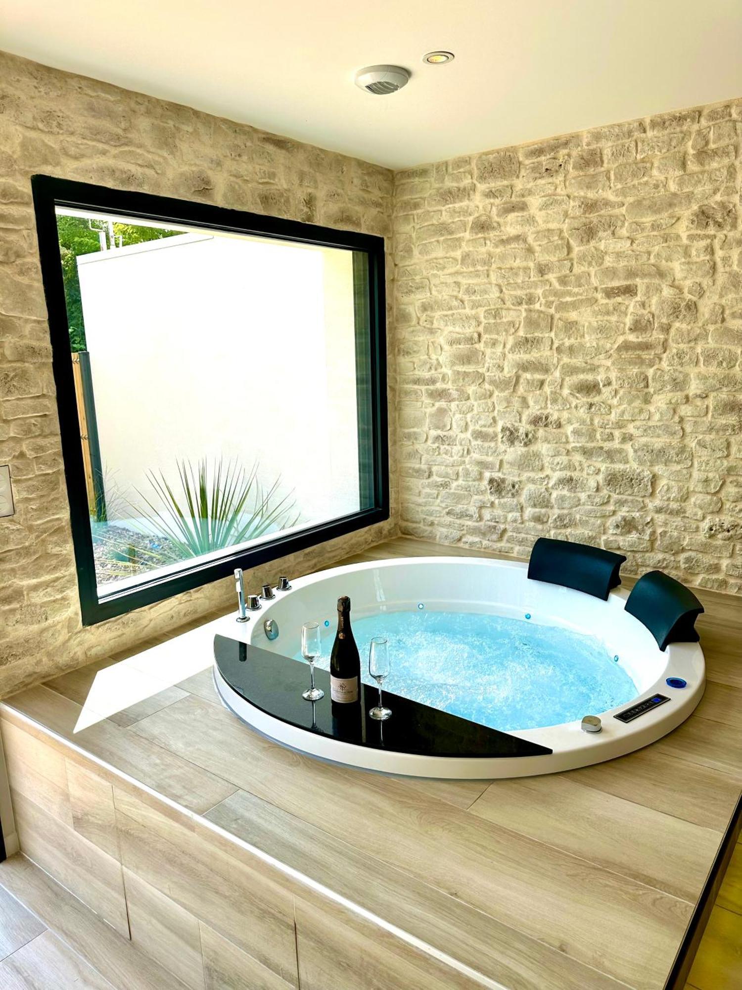 Les Suites Du Payre - Suite Romance Saint-Hilaire-de-Talmont المظهر الخارجي الصورة
