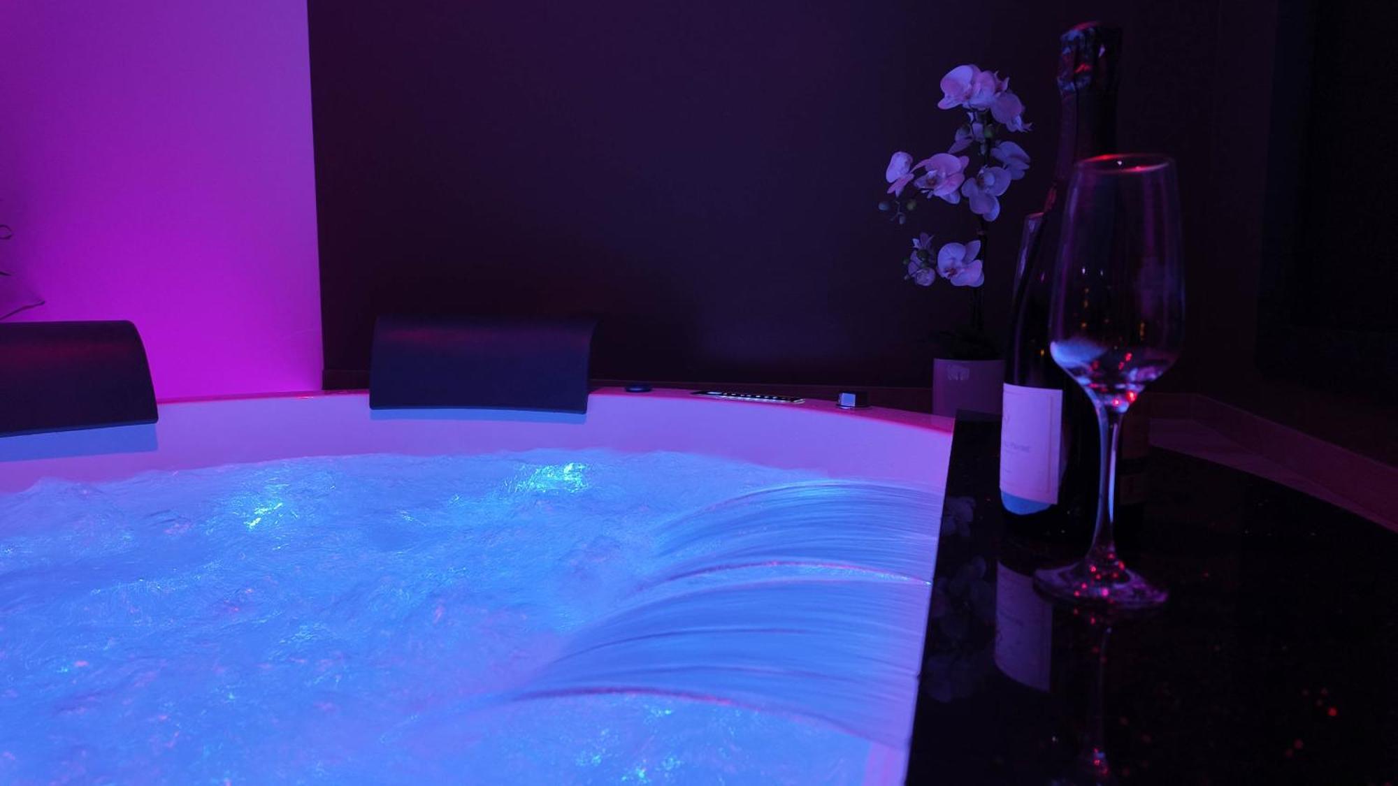 Les Suites Du Payre - Suite Romance Saint-Hilaire-de-Talmont المظهر الخارجي الصورة